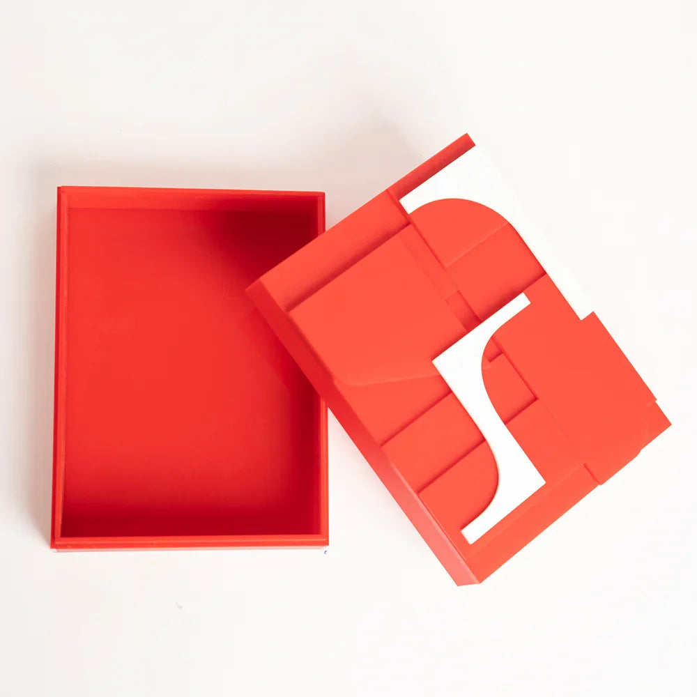 Open box layout perfect for keepsakes or gifting small items