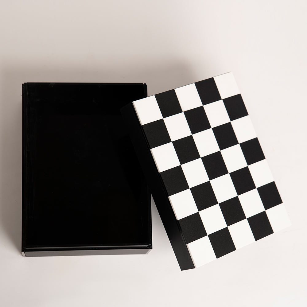 Open view of reusable chess gift box for birthdays and game fans