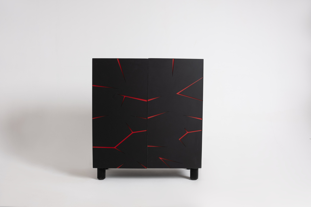 Obsidian Meridian Console – Modern